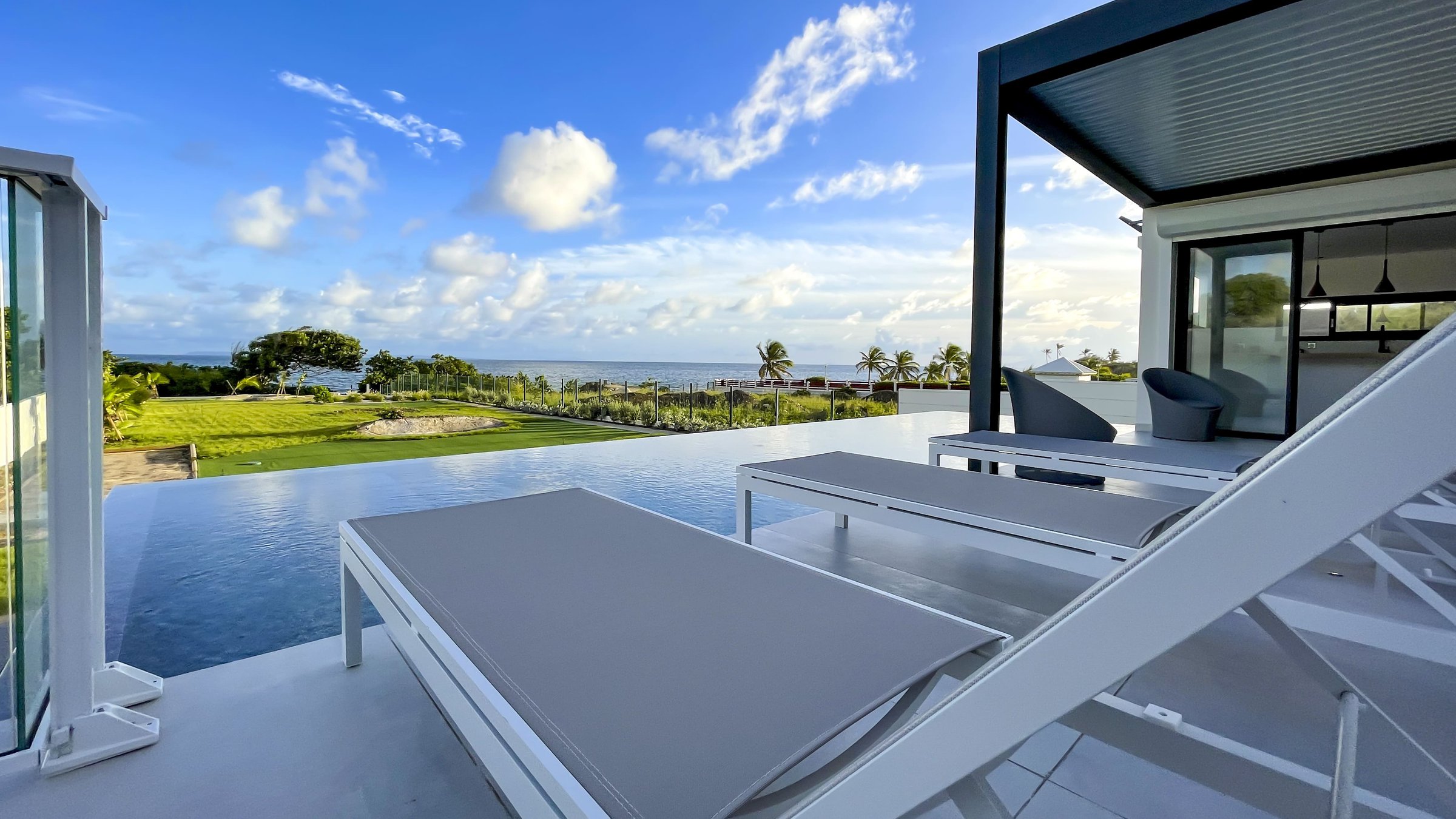 Villa Beach & Putt — Infinity-Pool und privater Golfplatz mit Blick auf die Lagune